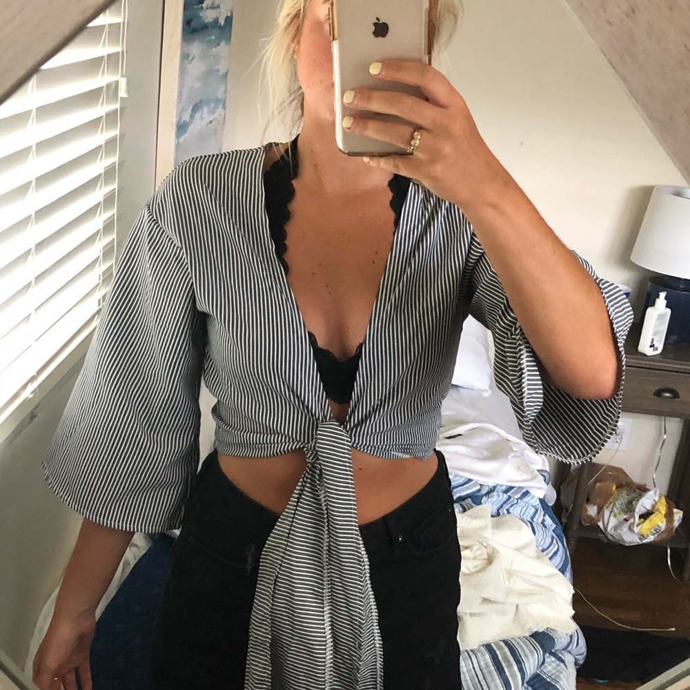 Front tie striped shirt